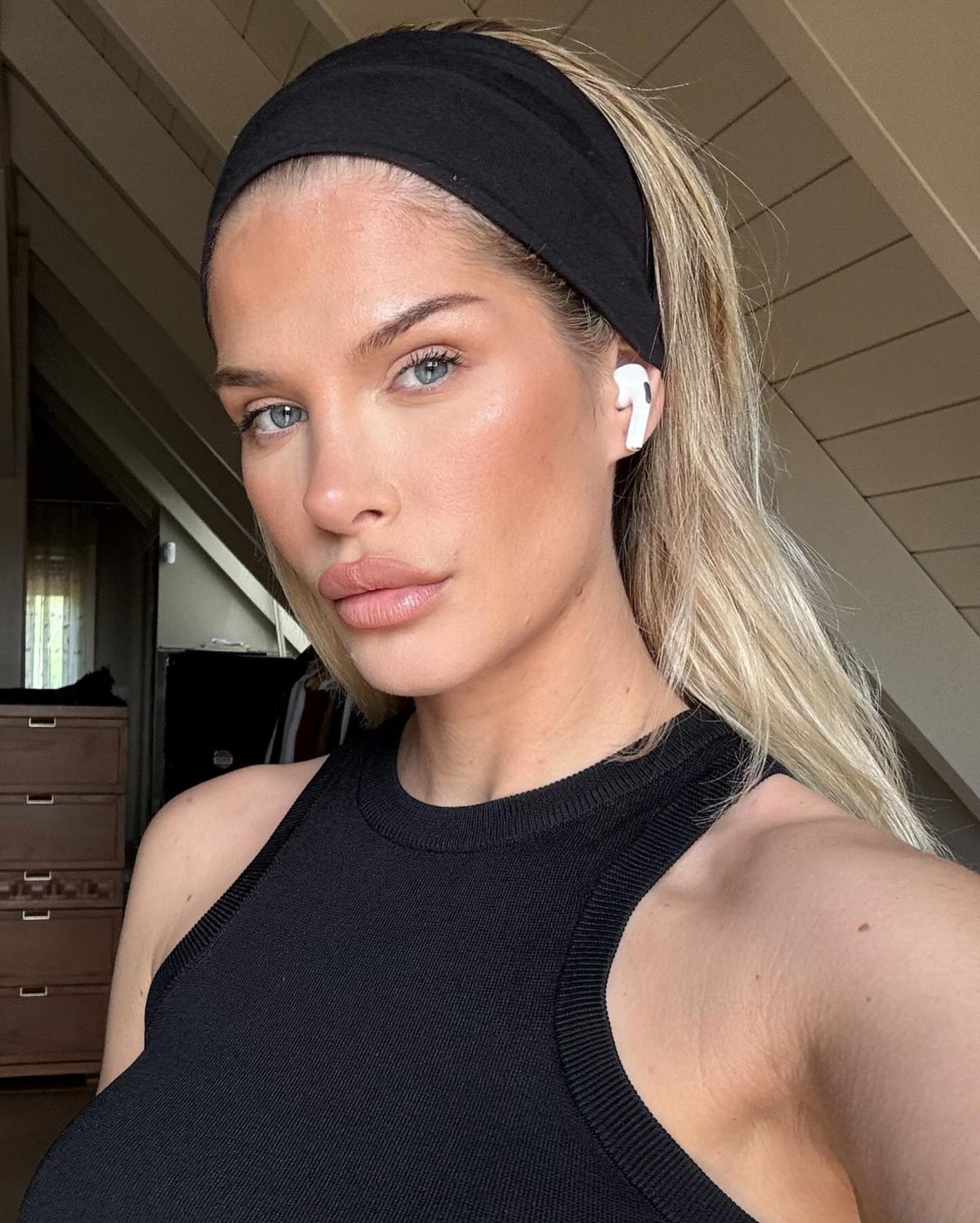 Fotbalistul care a investit în agricultură și-a schimbat religia pentru o frumoasă tânără din Serbia: a trecut la islam pentru Ajla