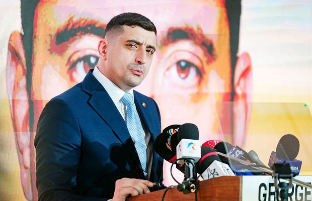 George Simion are un sfătuitor NEȘTIUT de la vârful fotbalului! Acum 20 de ani, i-a dat un bilețel: „În speranța că George va ajunge o glorie” + Reacția de azi a omului care îl susține pe fostul ultras: „Când o aud pe asta cu rușii...”