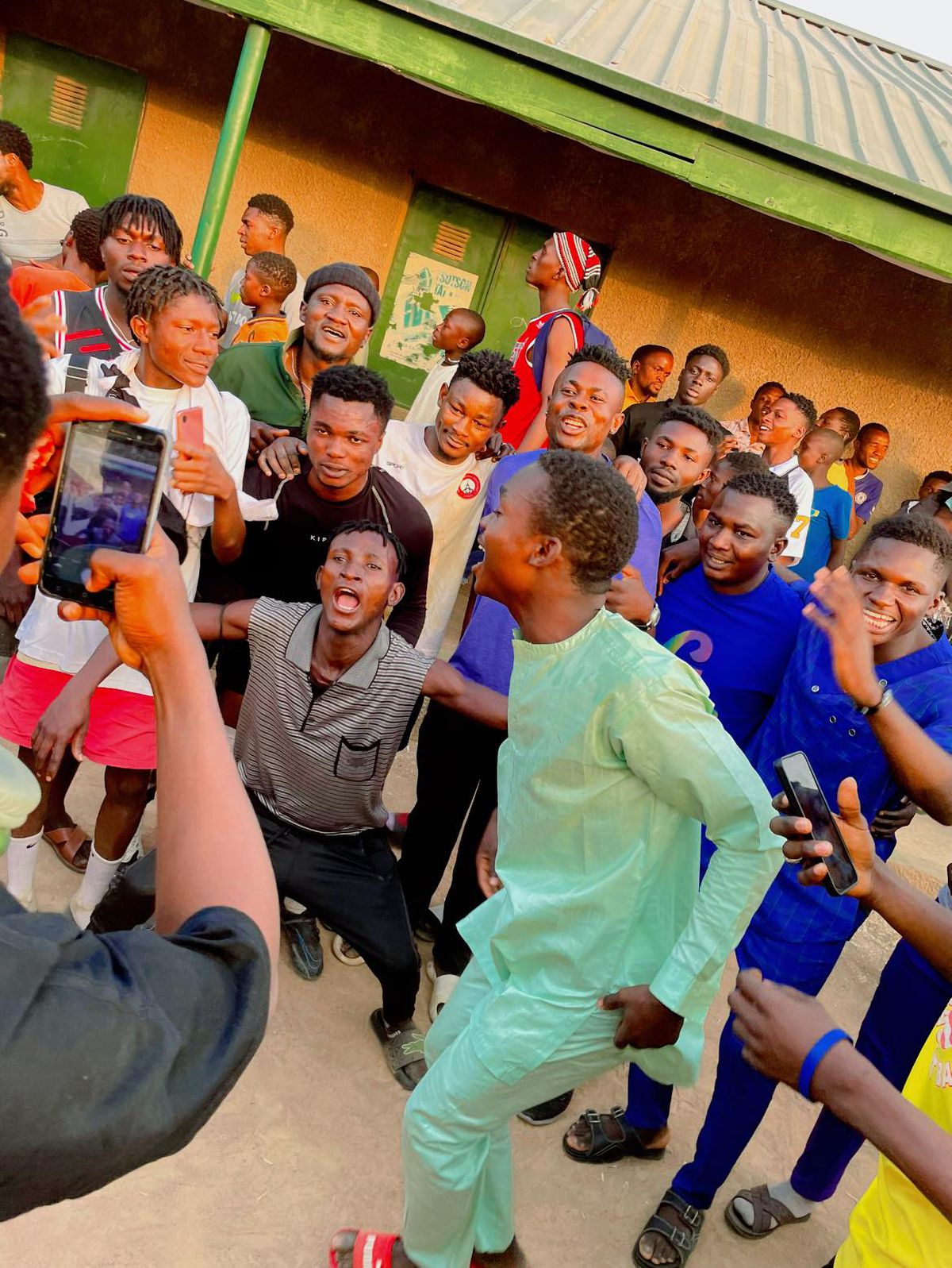 Adams Friday imagini carieră familie