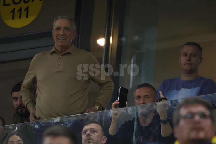 Mihai Stoica în timpul meciului FCSB - Dinamo 3-1, de pe Arena Națională. Foto: GSP.RO