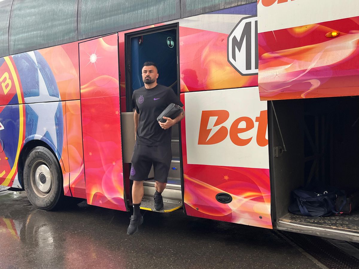 FCSB - Dinamo: sosire echipe