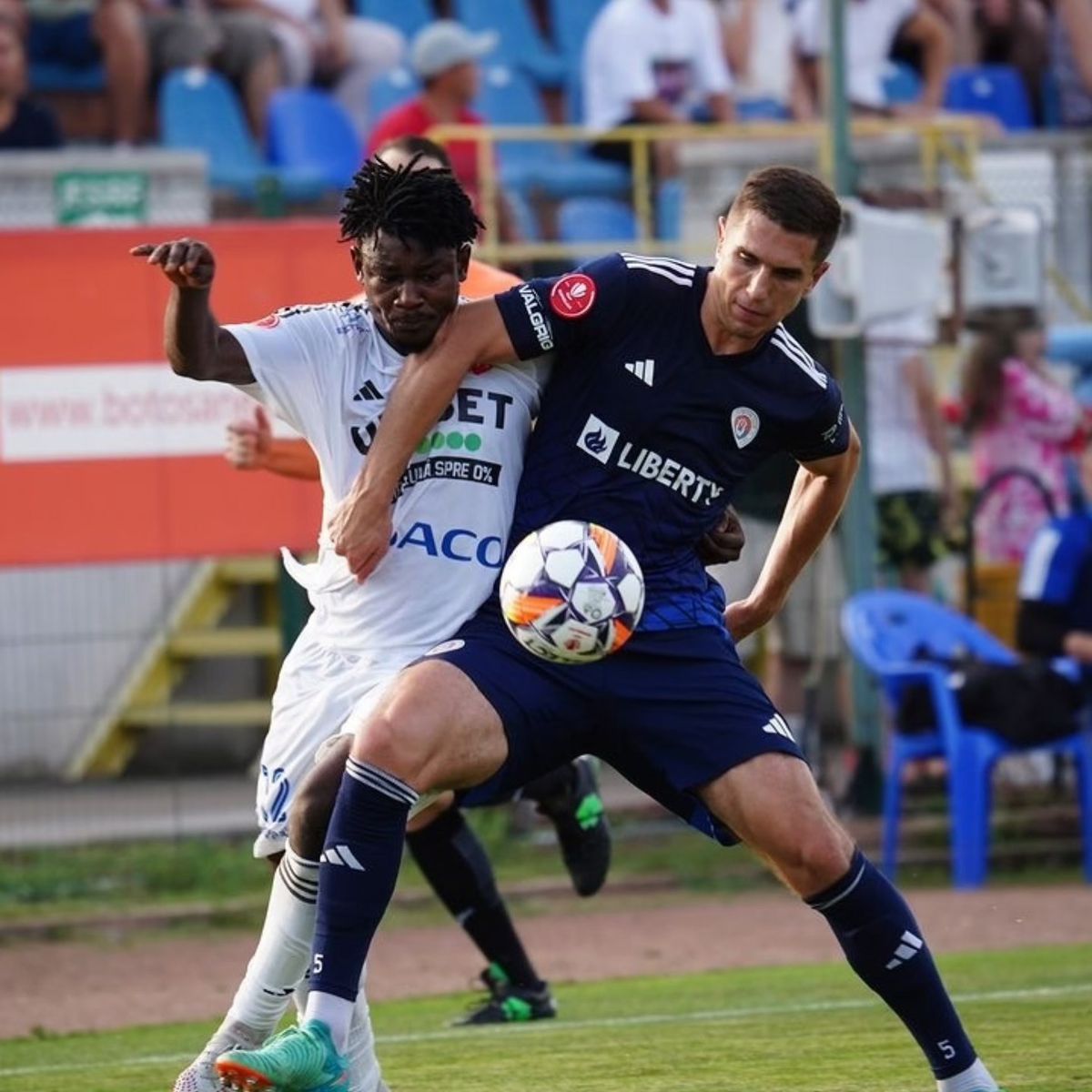 Adams Friday imagini carieră familie