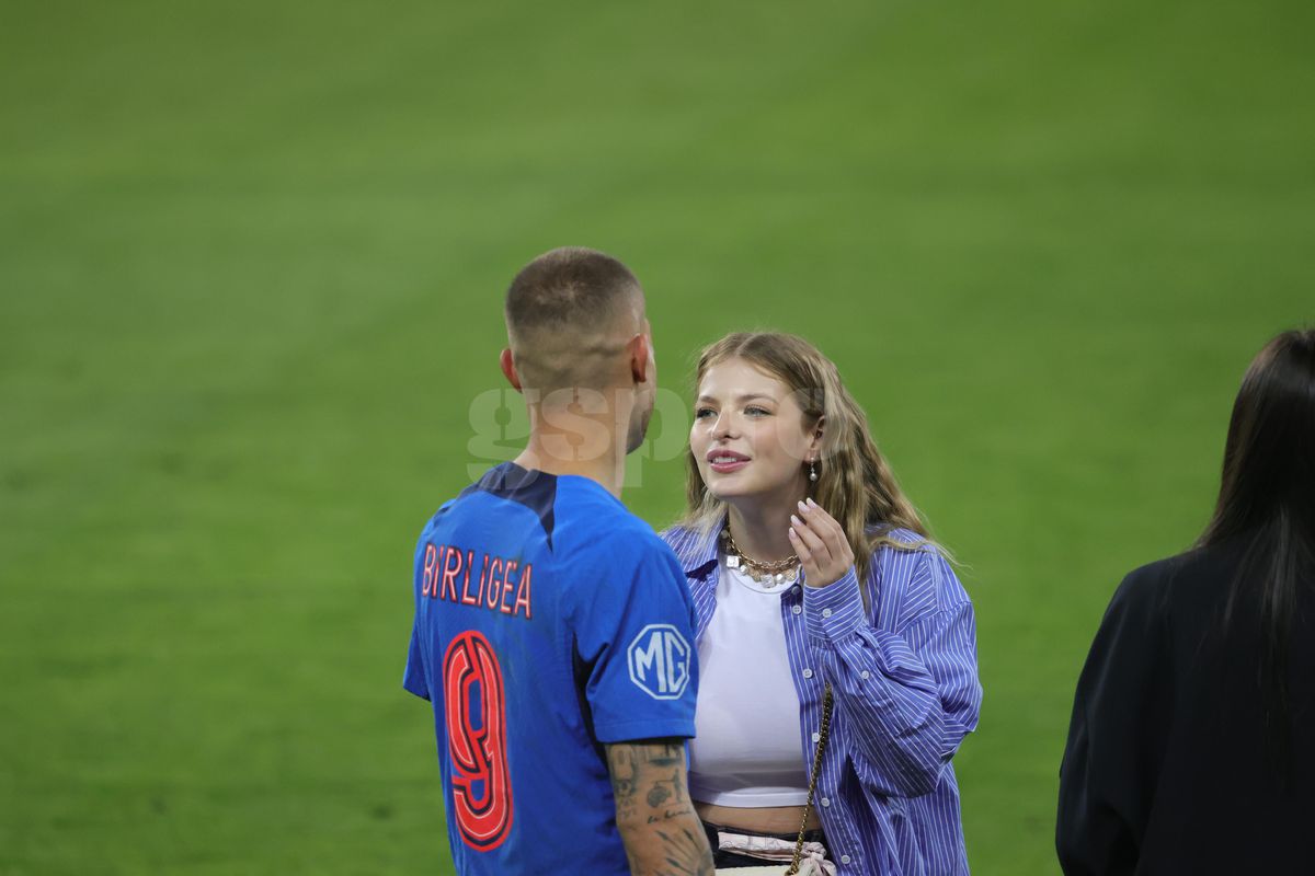 Love is in the air » Antonia și Daniel Bîrligea, momente tandre la finalul meciului FCSB - Dinamo