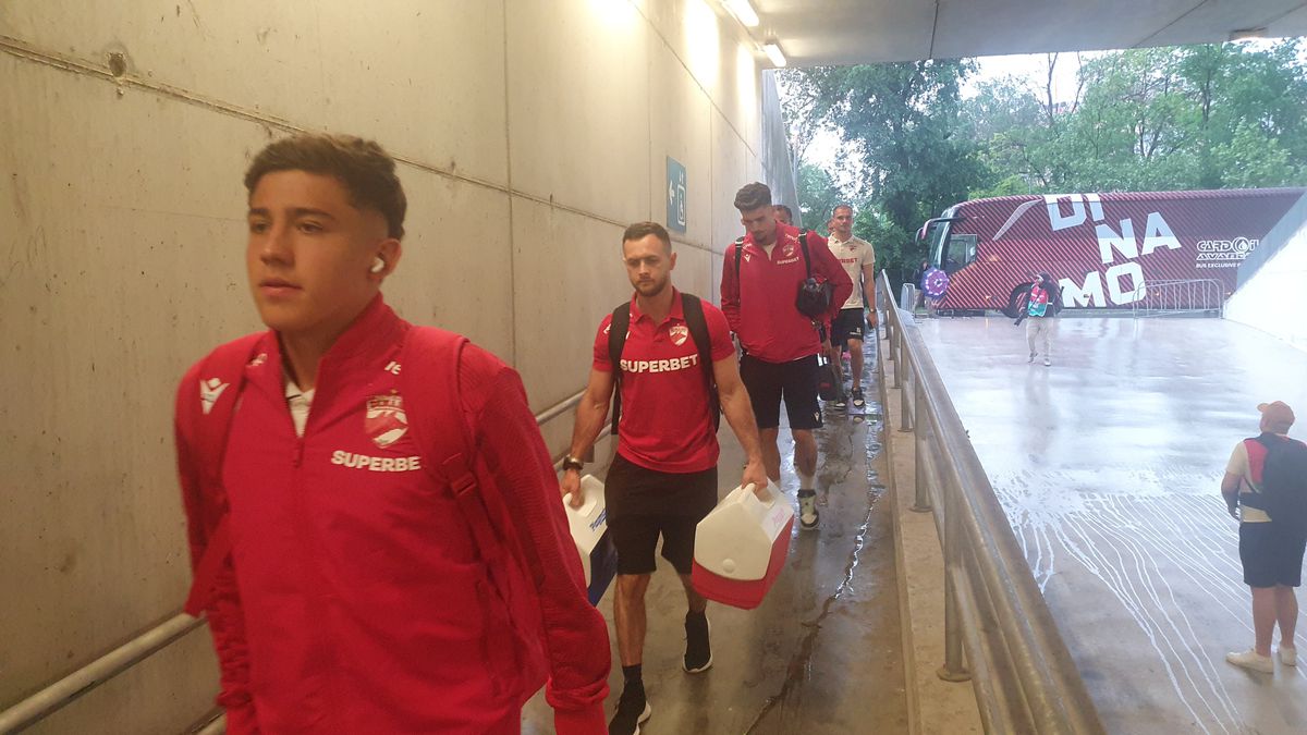 FCSB - Dinamo: sosire echipe