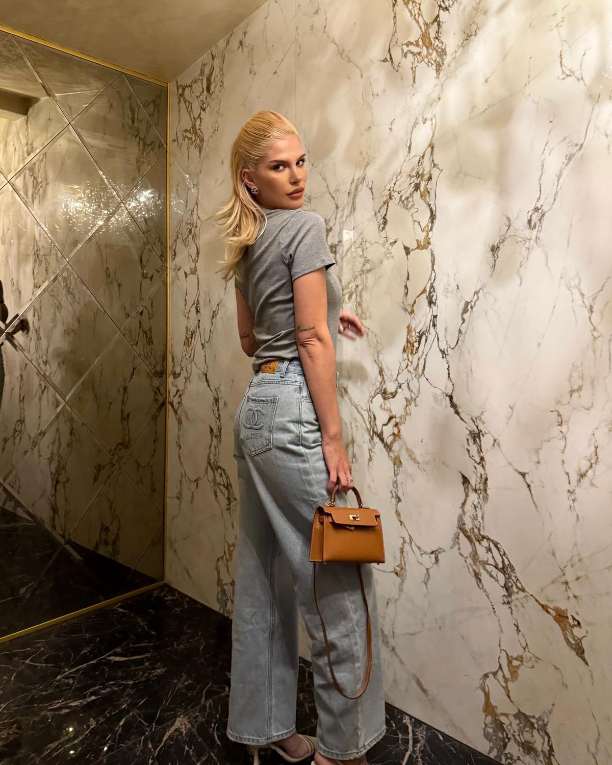 Fotbalistul care a investit în agricultură și-a schimbat religia pentru o frumoasă tânără din Serbia: a trecut la islam pentru Ajla