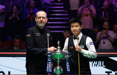Un amator a devenit primul chinez din istorie care câștigă Campionatul Mondial de snooker! I-a demolat pe Ronnie O'Sullivan și Mark Williams