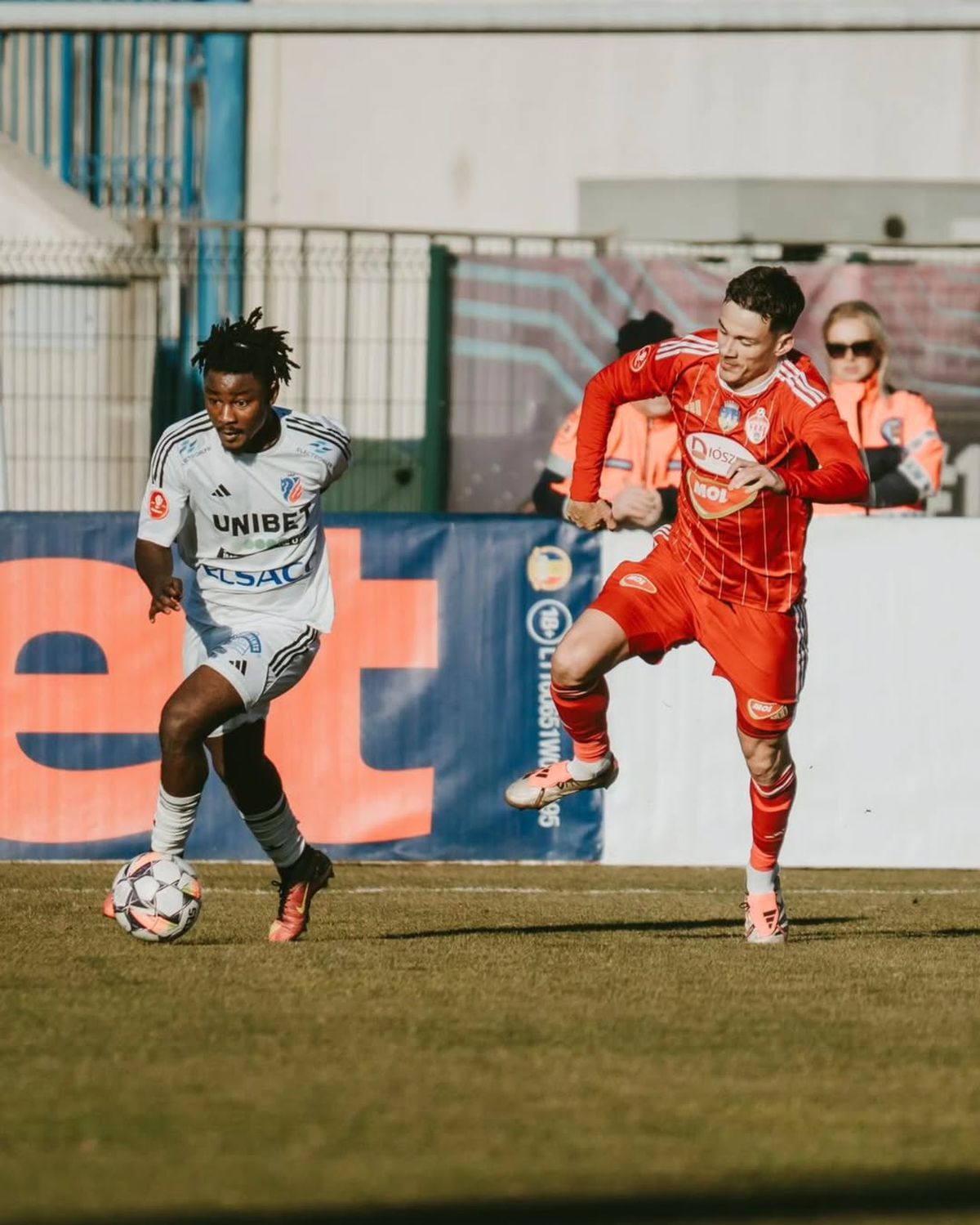 Adams Friday imagini carieră familie