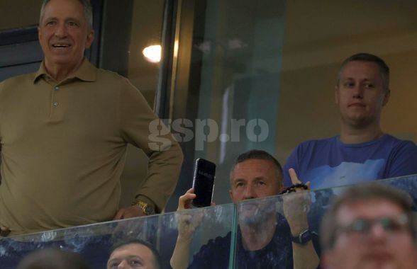 Dezlănțuit și vulgar! Mihai Stoica, gesturi obscene cu mătăniile la mână, imediat după FCSB - Dinamo!
