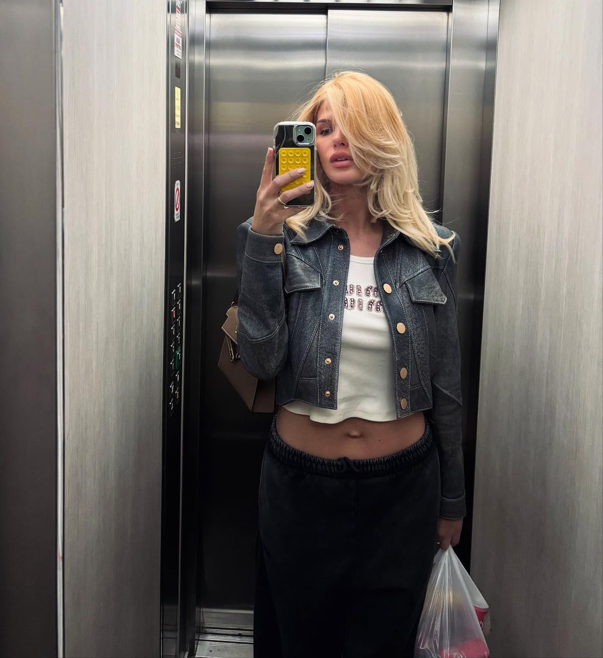 Fotbalistul care a investit în agricultură și-a schimbat religia pentru o frumoasă tânără din Serbia: a trecut la islam pentru Ajla