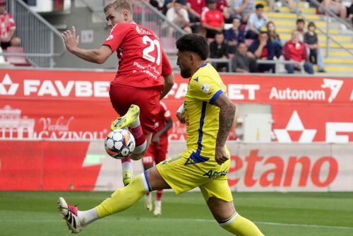 UTA - Petrolul / Sursă foto: sportpictures.eu