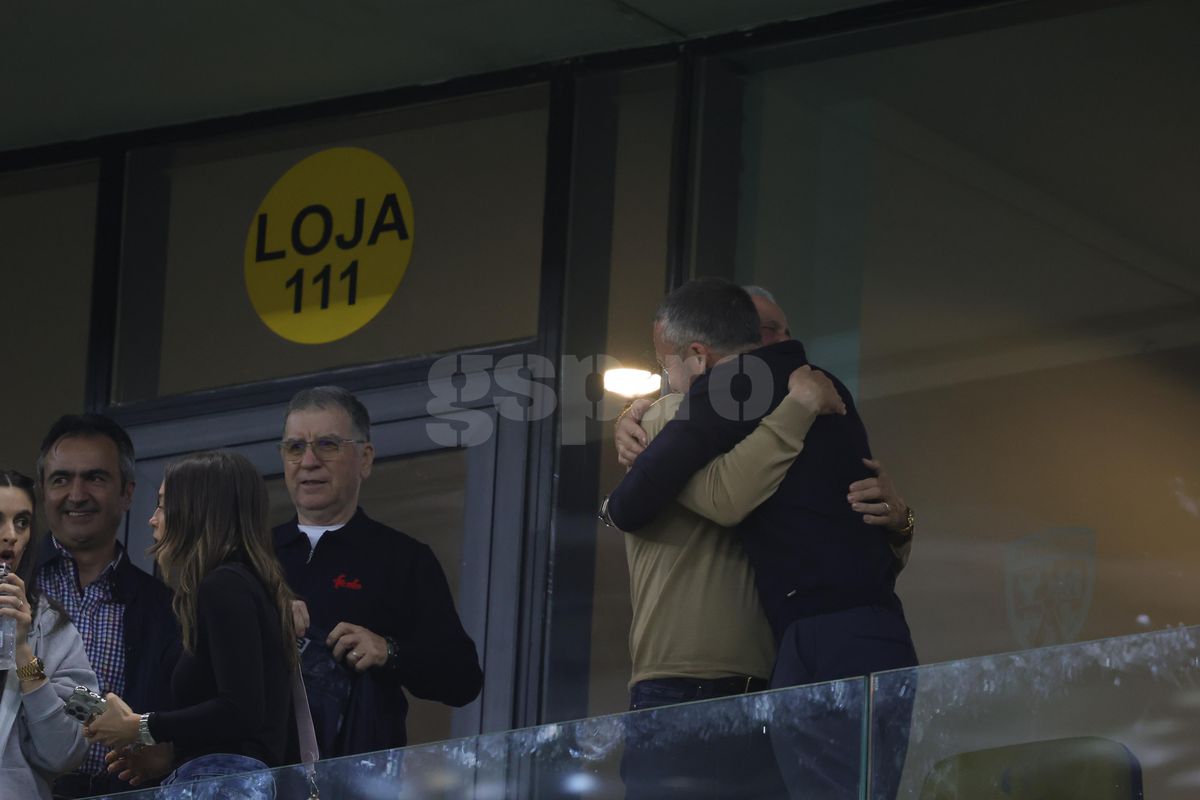 MM Stoica s-a luat de Caparco și Balaj după victoria cu Dinamo: „Așa e când te faci că muncești pe la emisiuni, dar stai acasă să mănânci ouă când echipa ta joacă meci de titlu”