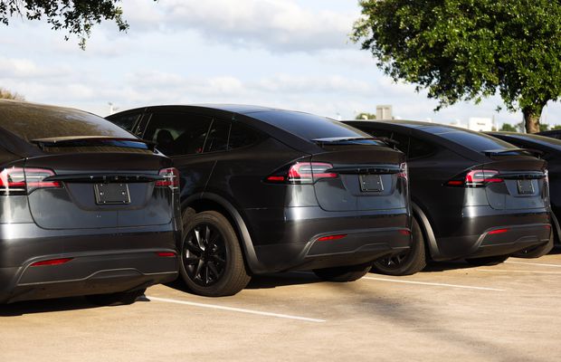 O nouă reprezentanță Tesla în România » Ce decizie a luat producătorul american