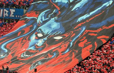 Spectacol în roșu și albastru! Galeria FCSB, superioară în duelul peluzelor: scenografia afișată în derby + dinamoviștii au răspuns cu un citat din Elisabeta Rizea