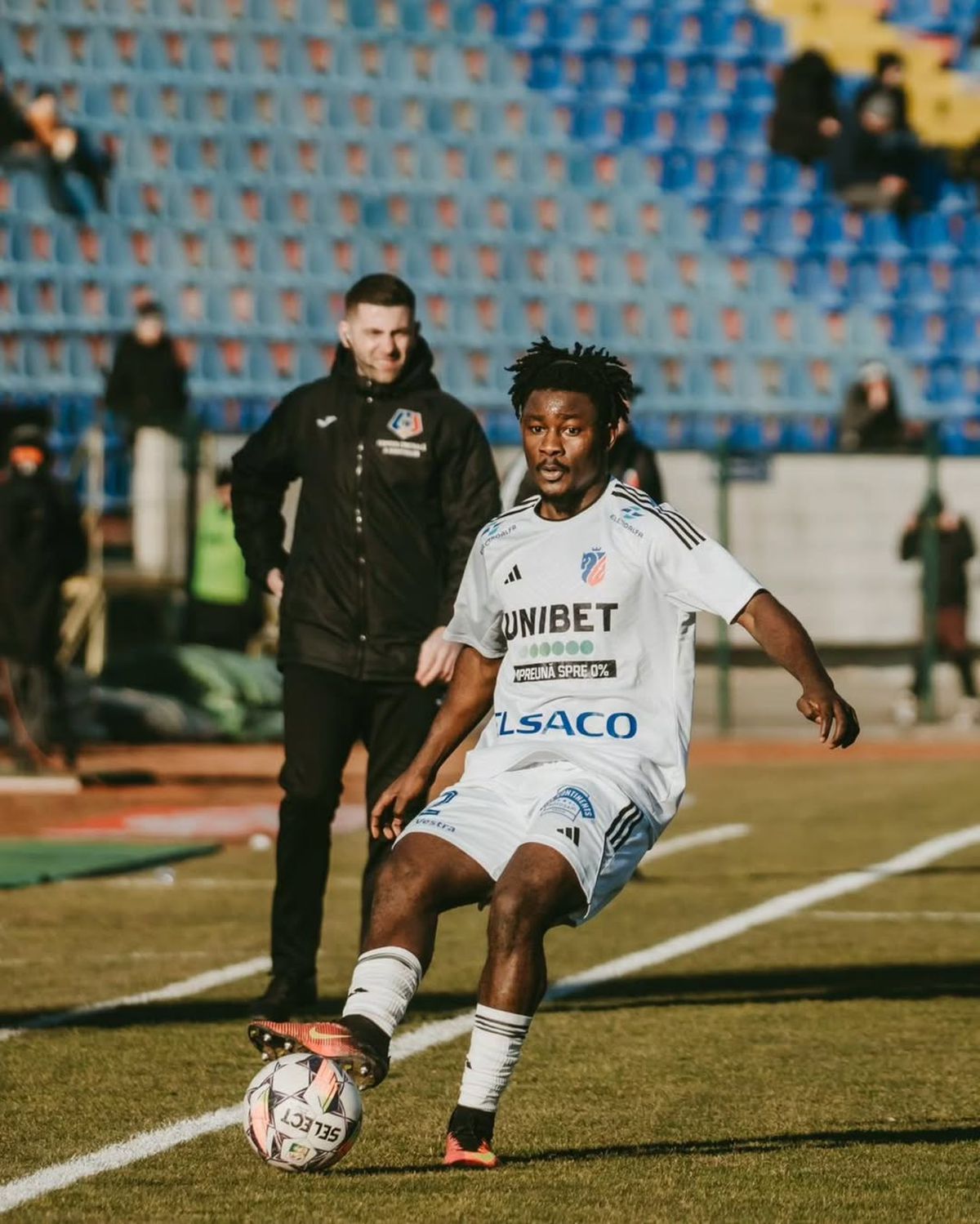 Adams Friday imagini carieră familie