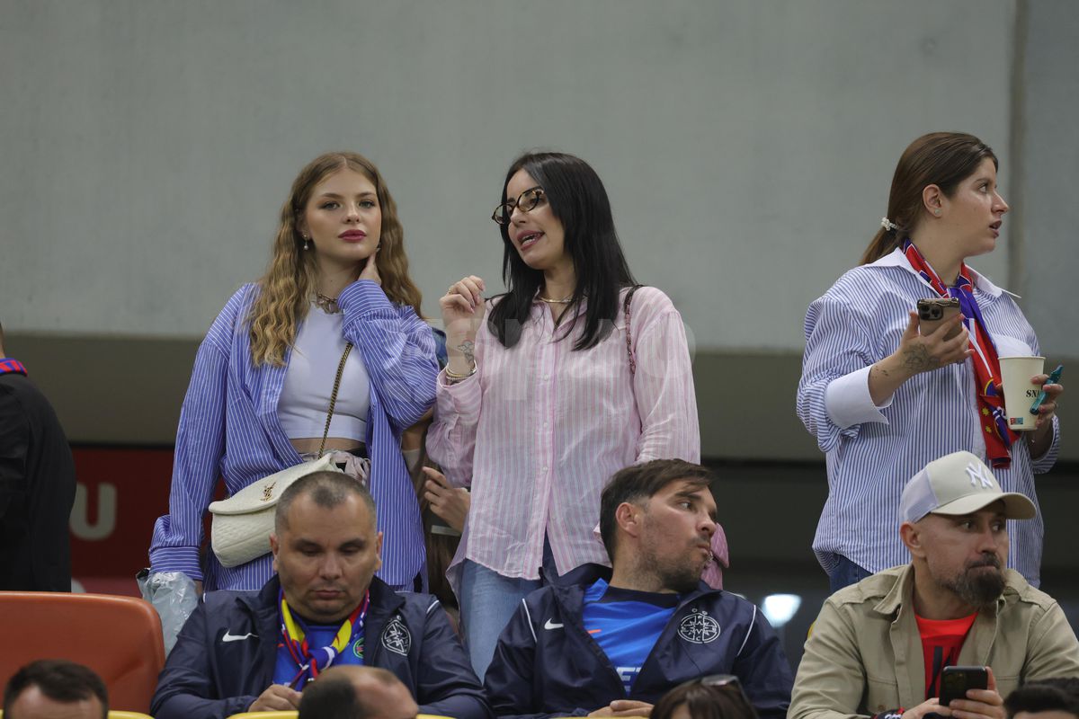 Love is in the air » Antonia și Daniel Bîrligea, momente tandre la finalul meciului FCSB - Dinamo