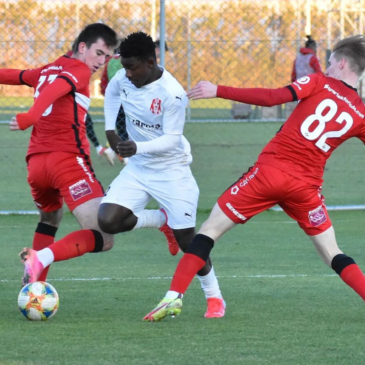 Adams Friday imagini carieră familie