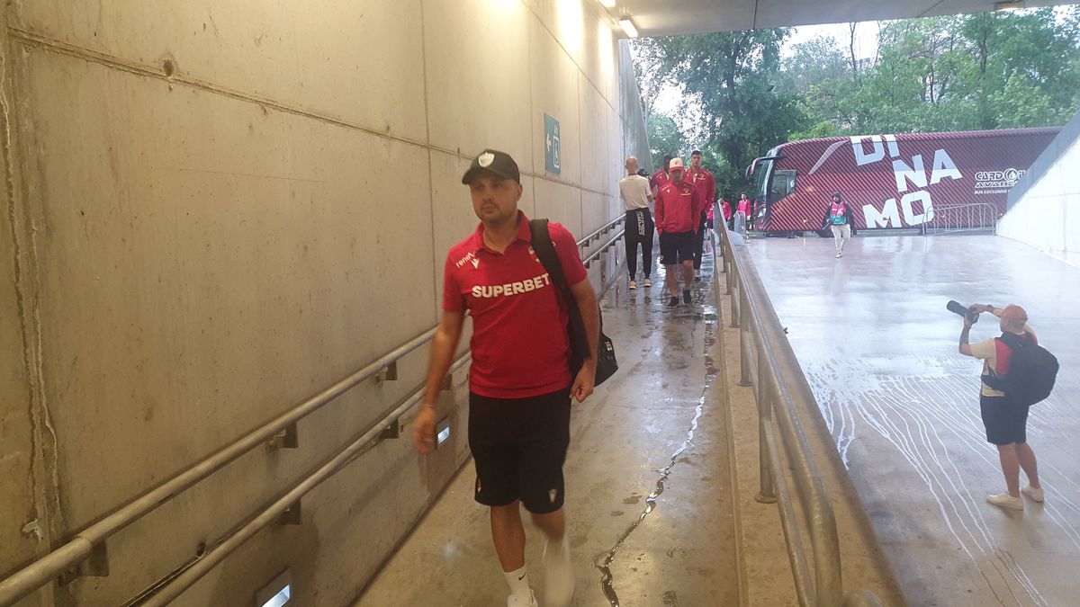 FCSB - Dinamo: sosire echipe