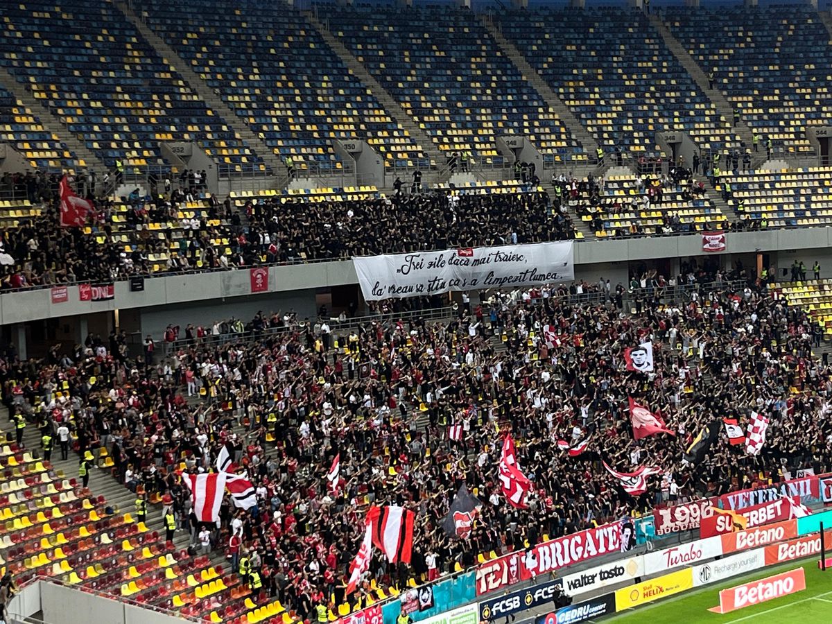 Spectacol în roșu și albastru! Galeria FCSB, superioară în duelul peluzelor: scenografia afișată în derby + dinamoviștii au răspuns cu un citat din Elisabeta Rizea