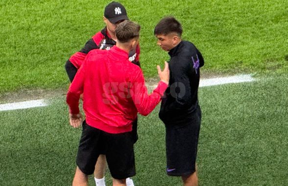 E un semn? Ce făcea Alexandru Musi cu fotbaliștii lui Dinamo, înaintea derby-ului cu FCSB
