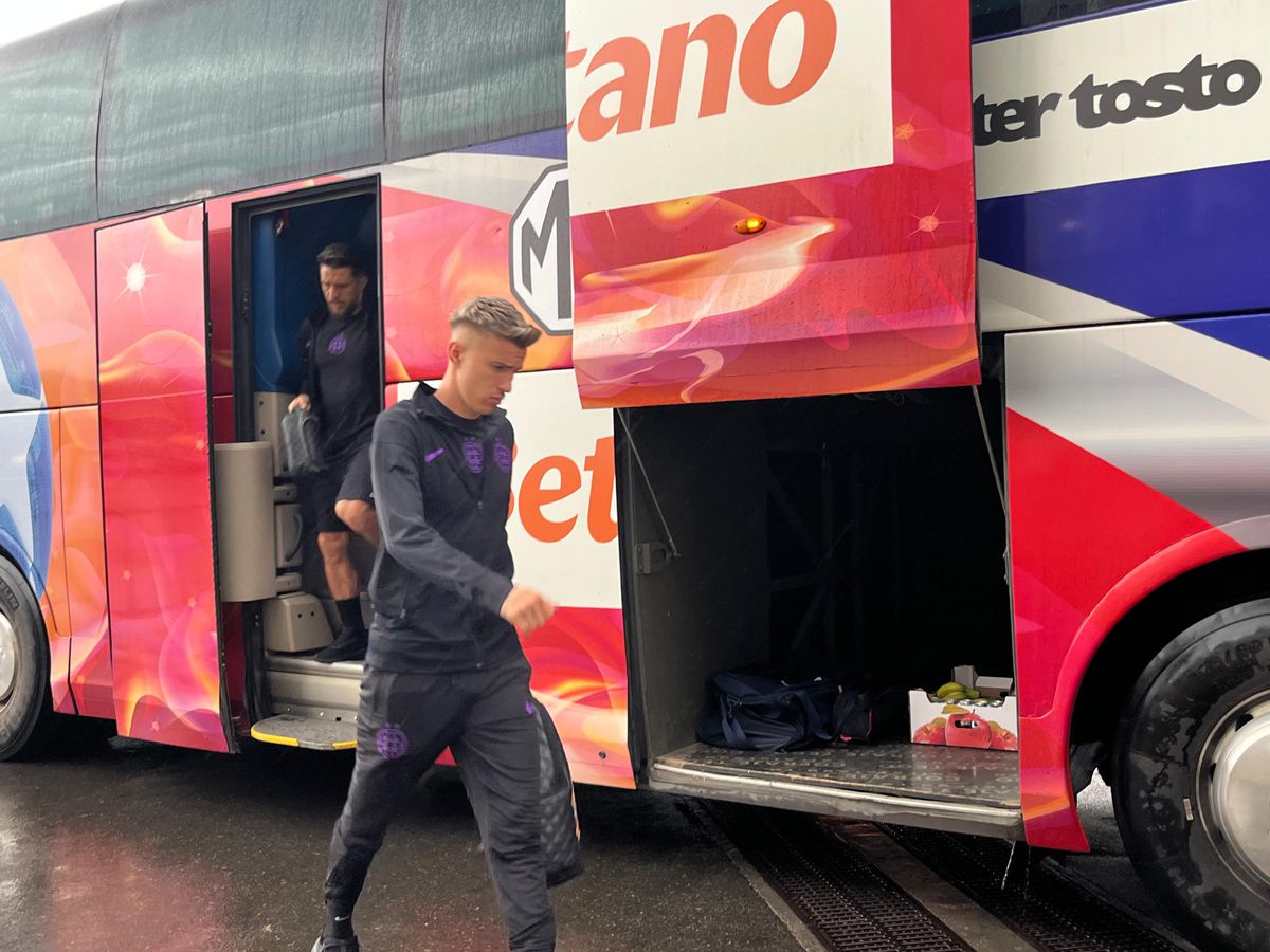 FCSB - Dinamo: sosire echipe