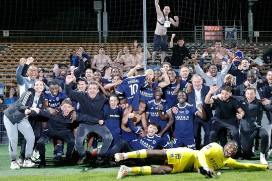 Bucuria celor de la Paris FC după promovarea matematică obținută în meciul cu Martigues / Foto: X