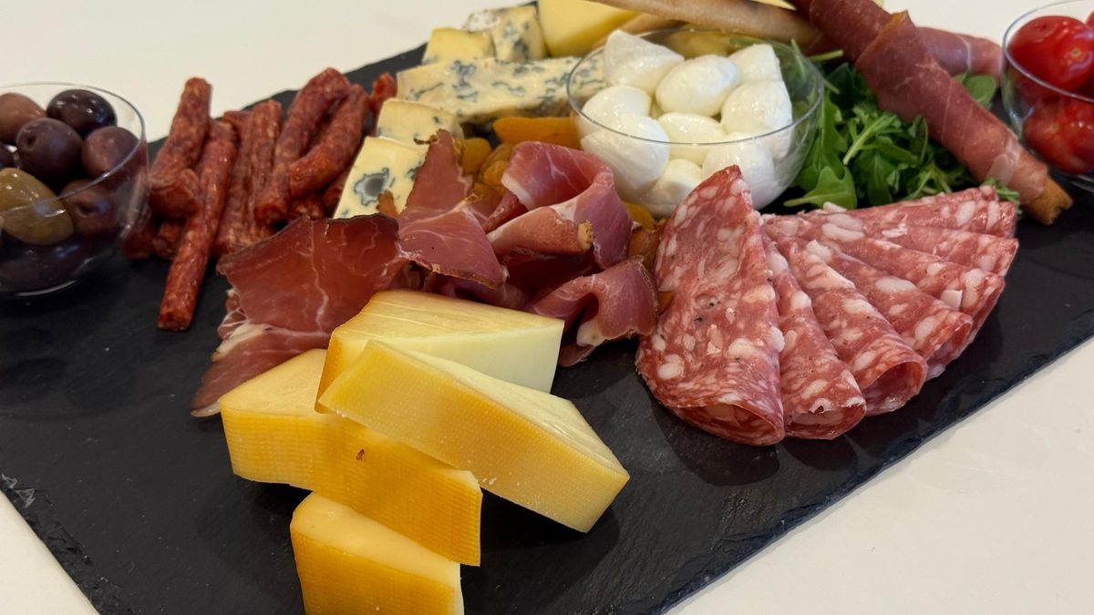 Cum arată meniurile din zona VIP înainte de FCSB - Dinamo