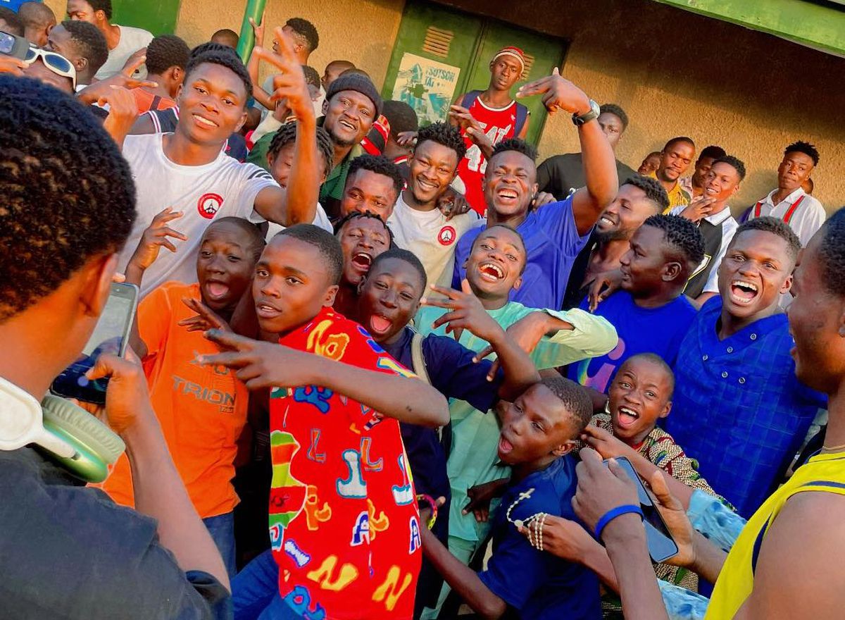 Adams Friday imagini carieră familie