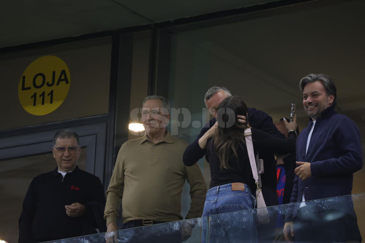 MM Stoica s-a luat de Caparco și Balaj după victoria cu Dinamo: „Așa e când te faci că muncești pe la emisiuni, dar stai acasă să mănânci ouă când echipa ta joacă meci de titlu”