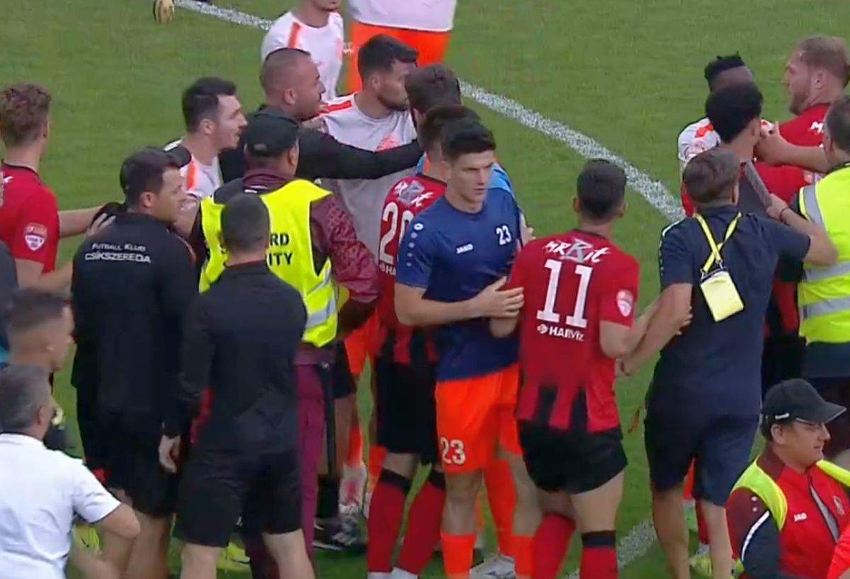 S-au luat la bătaie după Csikszereda - Metaloglobus » Surpriză imensă în Liga 2: calculele la promovare, date peste cap