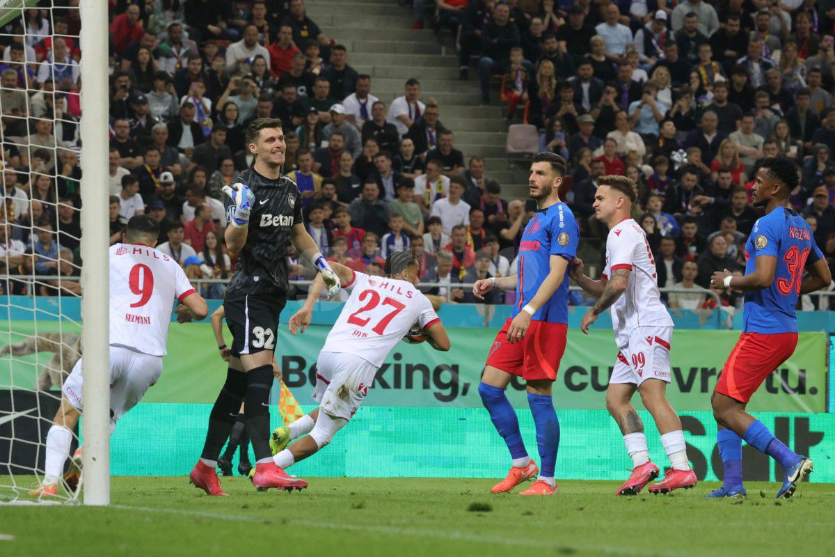 Discursul cu care Zeljko Kopic și-a trezit echipa, după 45 de minute ORIBILE cu FCSB: „Așa ne prezentăm? Ăsta e nivelul?” » Ce reclamă