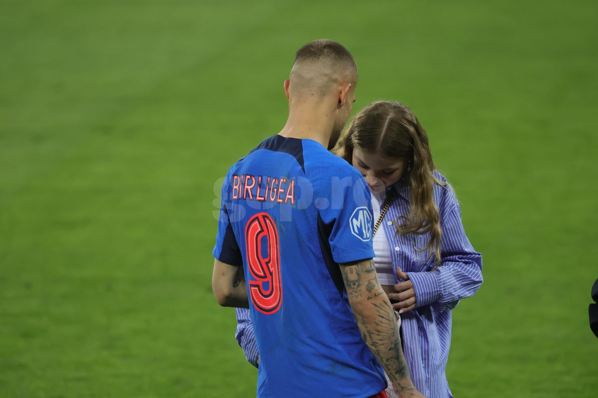 Love is in the air » Antonia și Daniel Bîrligea, momente tandre la finalul meciului FCSB - Dinamo