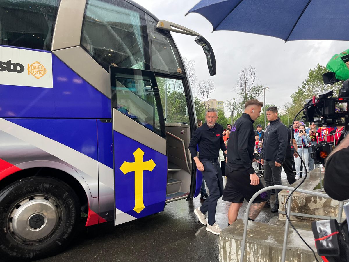 FCSB - Dinamo: sosire echipe