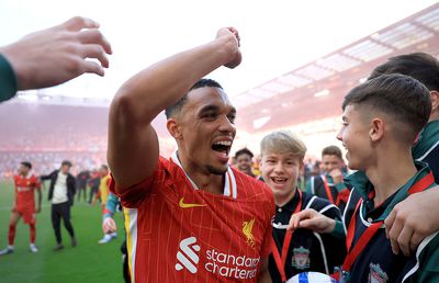 Dedesubturile afacerii Alexander-Arnold la Madrid: când l-a anunțat pe Slot că pleacă de la Liverpool + Ce ofertă i-au făcut „cormoranii”