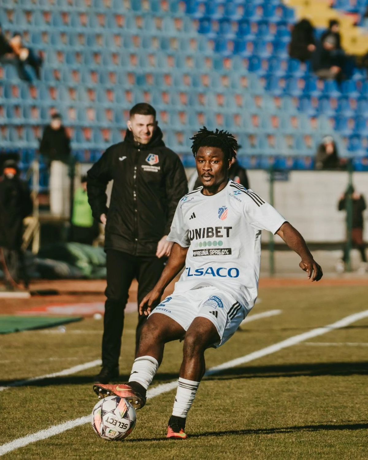 Adams Friday imagini carieră familie