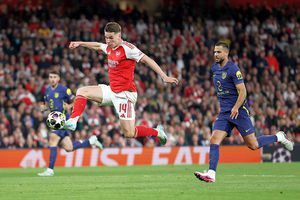 Arsenal - Atletico Madrid, pentru primul loc în finala Champions League. Spaniolii au cerut penalty
