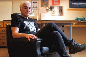 „Îți dai seama dacă te apropii un pic” » Iată ce probleme a remarcat la noua siglă a lui Dinamo unul dintre cei mai premiați graficieni din România!