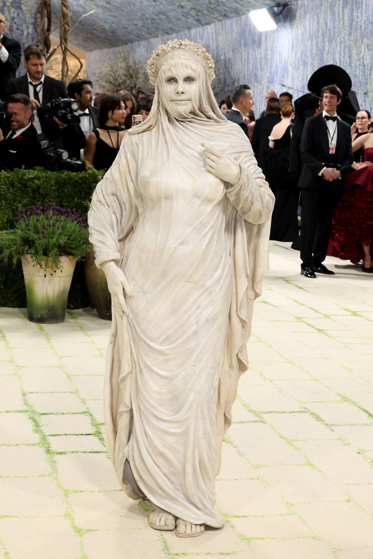 Lindsey Vonn, strălucitoare la Met Gala. Venus Williams, cu trofeul la gât. Dar nimeni nu era pregătit pentru costumația lui Osaka!