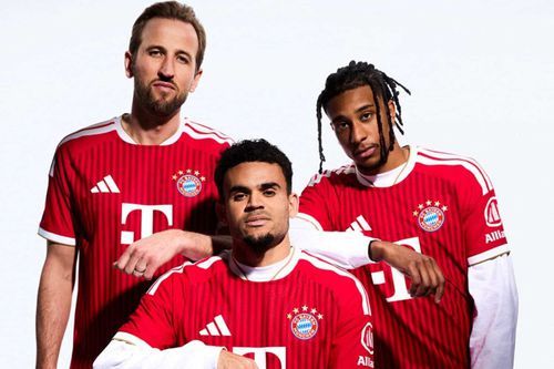 Harry Kane, Luis Diaz și Michael Olise vor juca împotriva lui PSG în noile tricouri pentru sezonul 2026 - 2027 / Foto: FC Bayern
