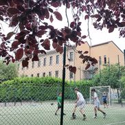 Copii pe terenul de joacă pe care Federico Dimarco a început fotbalul