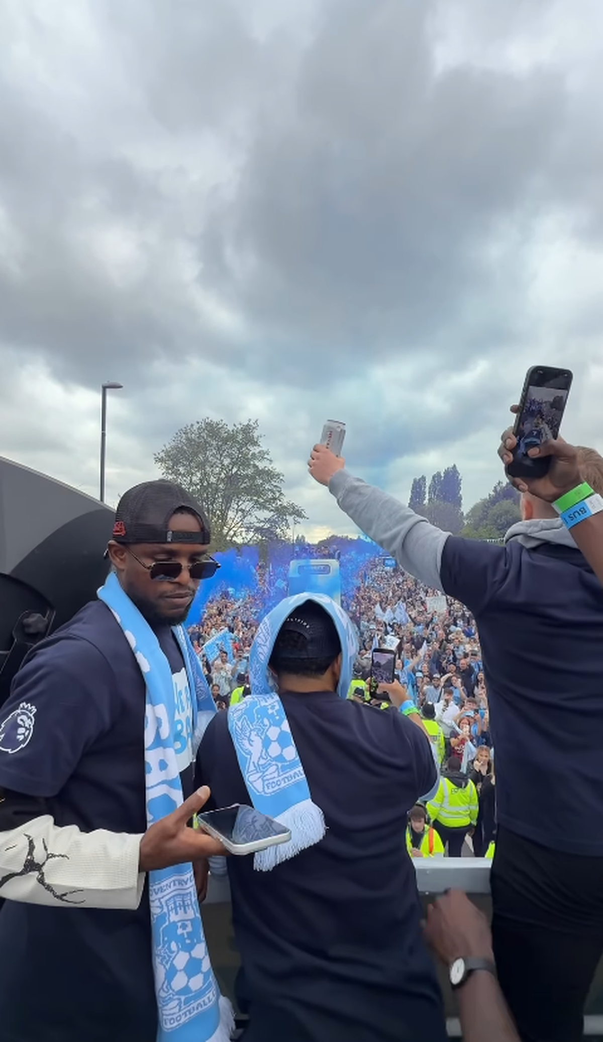 Peste 50.000 de suporteri au sărbătorit promovarea în Premier League, după 25 de ani