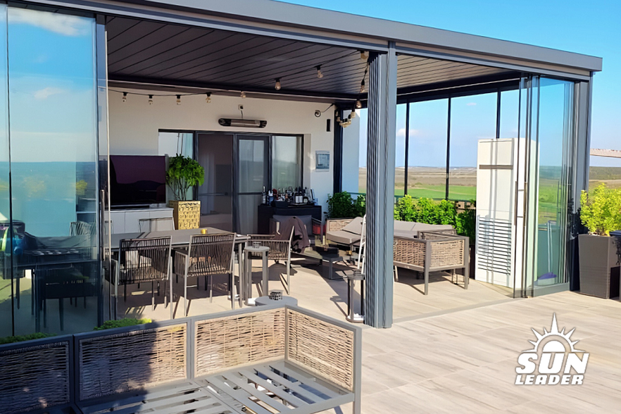 Pergola modernă ca indicator de rezistență: cum arată o terasă cu acoperiș retractabil de inginerie, nu doar de decor
