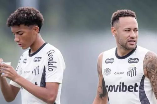 Robinho jr și Neymar, în timpul unui antrenament