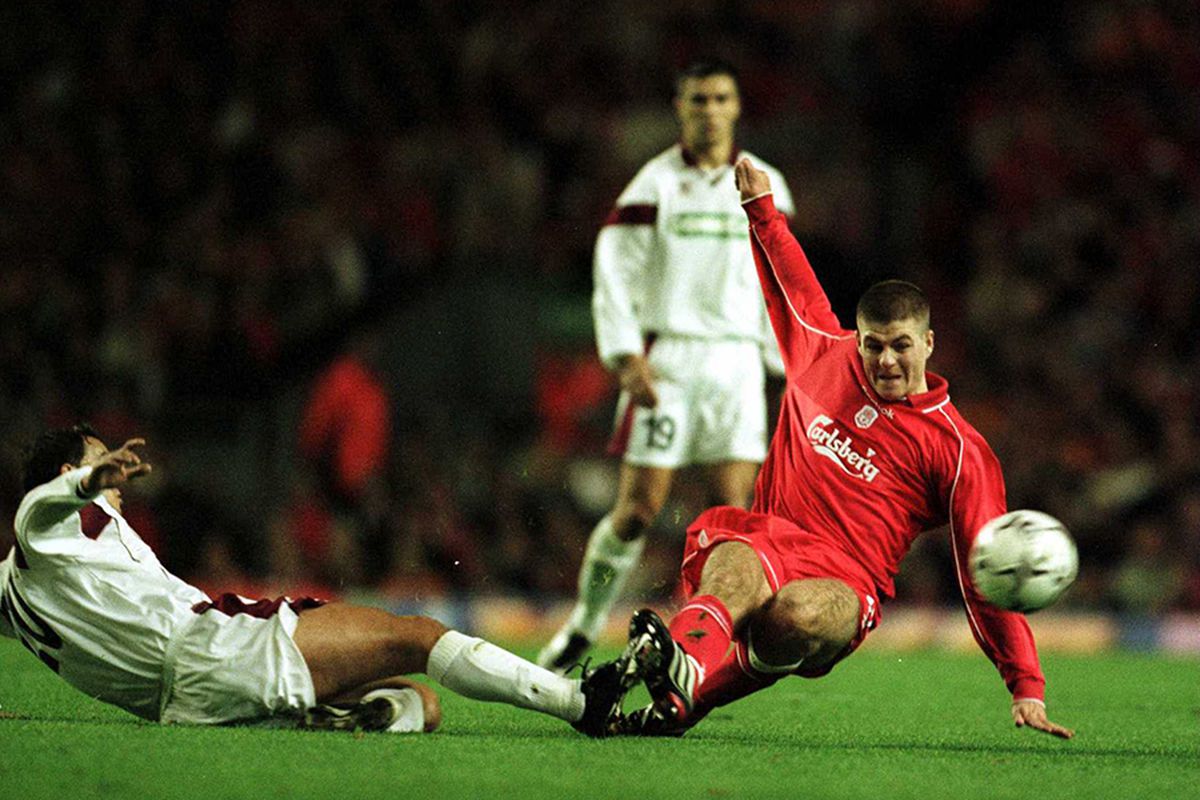 EXCLUSIV VIDEO Amintiri de la egalul scos de Rapid pe terenul unui Liverpool cu Owen și Gerrard: „Știți ce făceau englezii după meci? Atunci ne-am dat și noi seama”