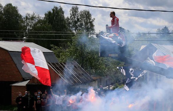 FOTO Fanii celei mai titrate echipe din Rusia au făcut spectacol la antrenament! Atmosferă de derby la gard