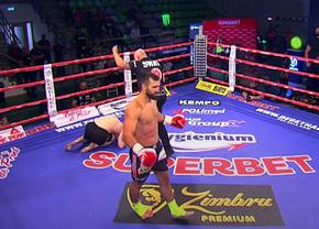 Andrei Stoica l-a spulberat pe Pavel Voronin în meciul decisiv! KO după două minute!