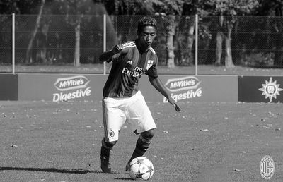 Un fost junior de la AC Milan s-a sinucis din cauza rasismului » A lăsat o scrisoare sfâșietoare: „Simt privirile dezgustate, temătoare și pline de prejudecăți”