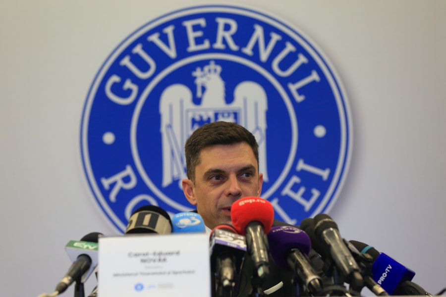 Ministrul Novak nu s-a grăbit să-i primească pe campionii mondiali Nouă foști campioni mondiali au cerut audiență la ministrul Sportului. Nu au primit niciun răspuns!