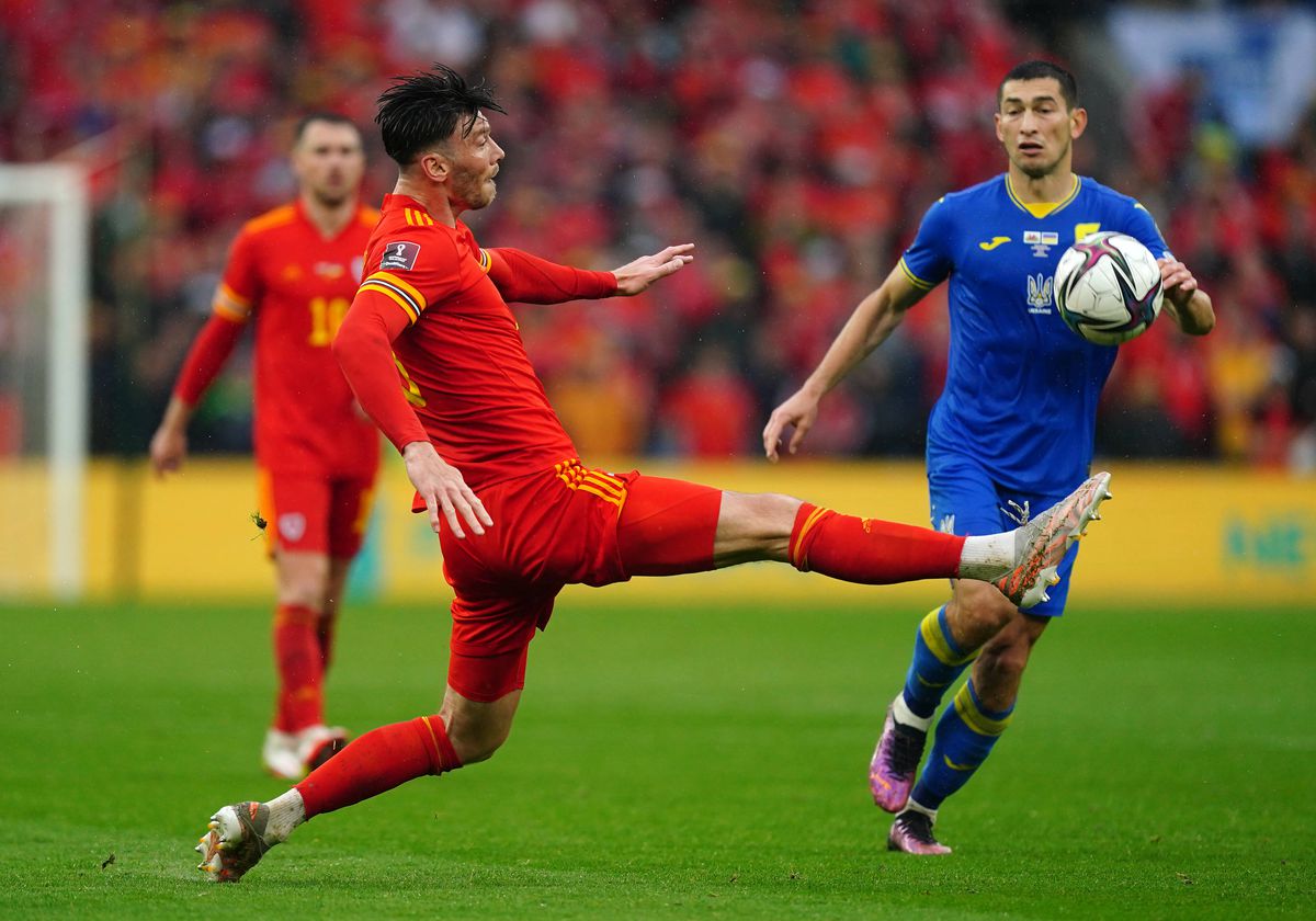 Căpitanul a rupt inima Ucrainei » Autogolul lui Yarmolenko a trimis-o pe Țara Galilor la Mondial, în ploaia torențială de la Cardiff