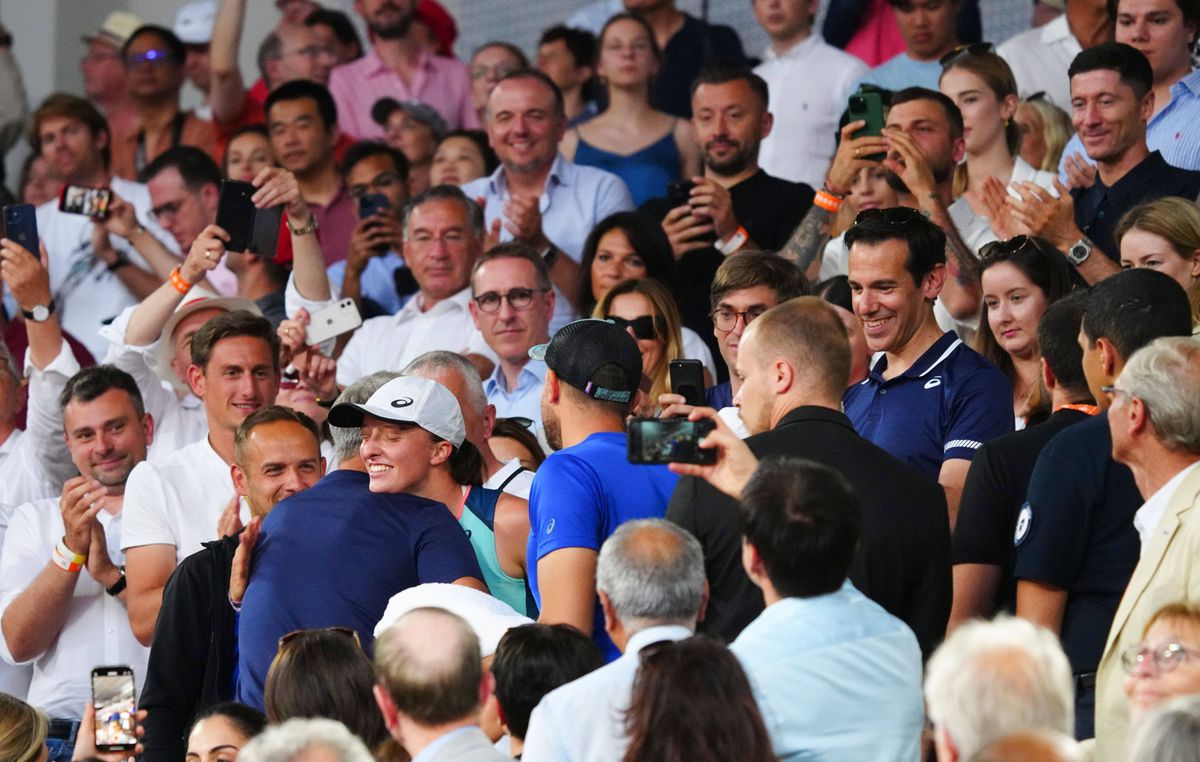 Lewandowski a fost în tribune la finala Roland Garros » Iga Swiatek, șocată când l-a văzut