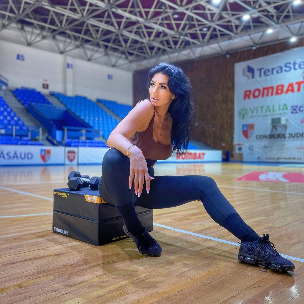 Cea mai sexy antrenoare din România, mesaj manifest: „Apar tot felul de habarniști. De asta suntem în cădere liberă”